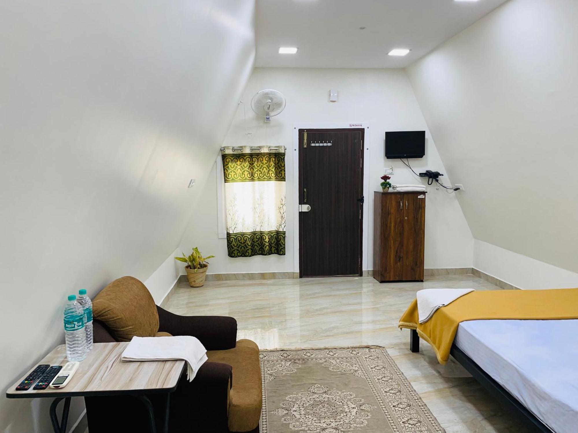 Greenleaf Resorts And Restaurant Rameshwaram Exterior photo